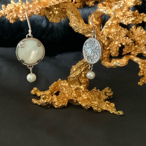 Beautiful Earrings - Picture 2 of 4